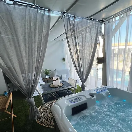 By Aix Keys Avec Jacuzzi Privatif 5 Min Des Plages Fouras فندق مبيت وإفطار 4*