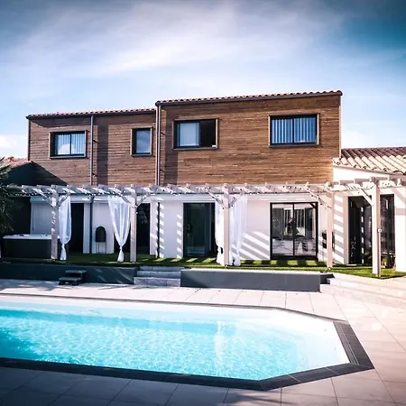 By Aix Keys Avec Jacuzzi Privatif 5 Min Des Plages Fouras Saint-Laurent-de-la-Prée