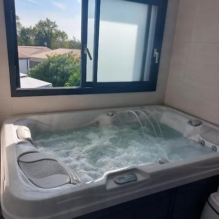 By Aix Keys Avec Jacuzzi Privatif 5 Min Des Plages Fouras