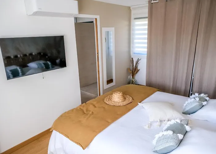 Bed and Breakfast By Aix Keys Avec Jacuzzi Privatif 5 Min Des Plages Fouras 4*