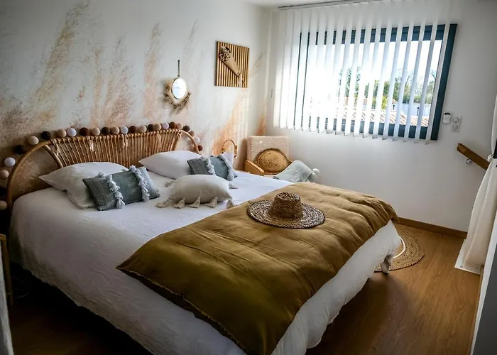 By Aix Keys Avec Jacuzzi Privatif 5 Min Des Plages Fouras Saint-Laurent-de-la-Prée