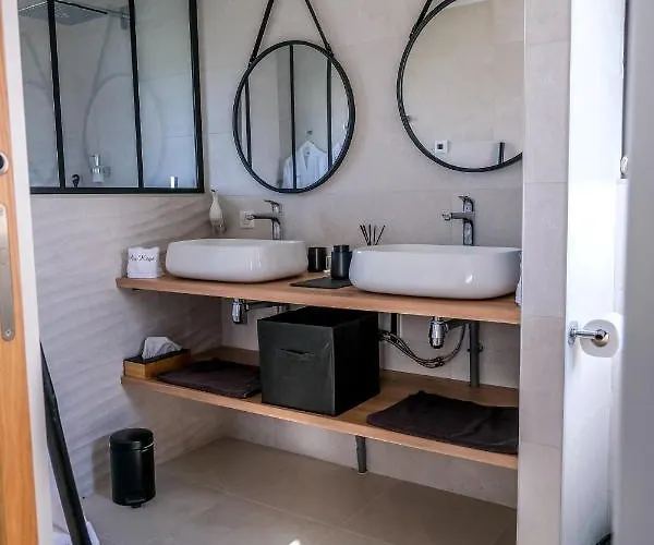 Bed and Breakfast By Aix Keys Avec Jacuzzi Privatif 5 Min Des Plages Fouras 4*