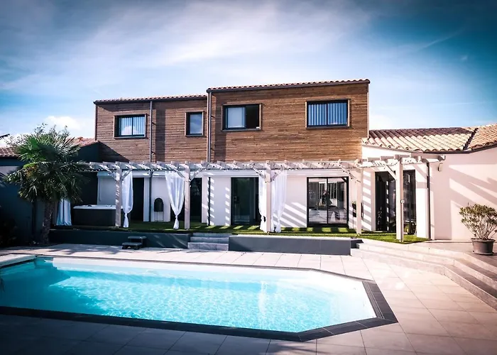 By Aix Keys Avec Jacuzzi Privatif 5 Min Des Plages Fouras Saint-Laurent-de-la-Prée