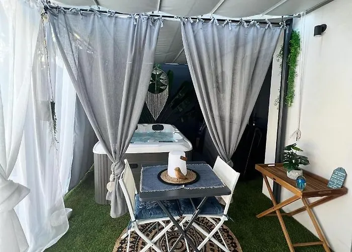 Bed and Breakfast By Aix Keys Avec Jacuzzi Privatif 5 Min Des Plages Fouras Saint-Laurent-de-la-Prée