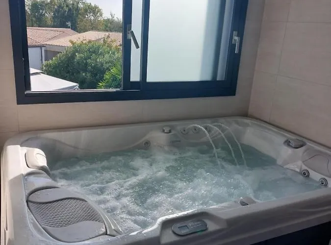 By Aix Keys Avec Jacuzzi Privatif 5 Min Des Plages Fouras