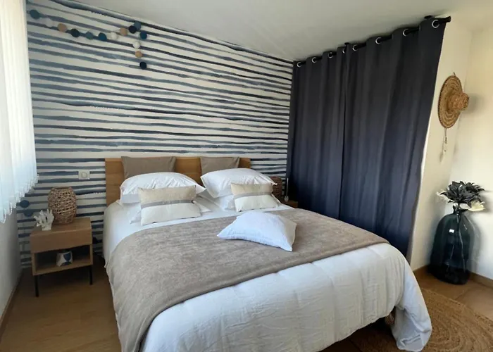 By Aix Keys Avec Jacuzzi Privatif 5 Min Des Plages Fouras Bed and Breakfast 4*